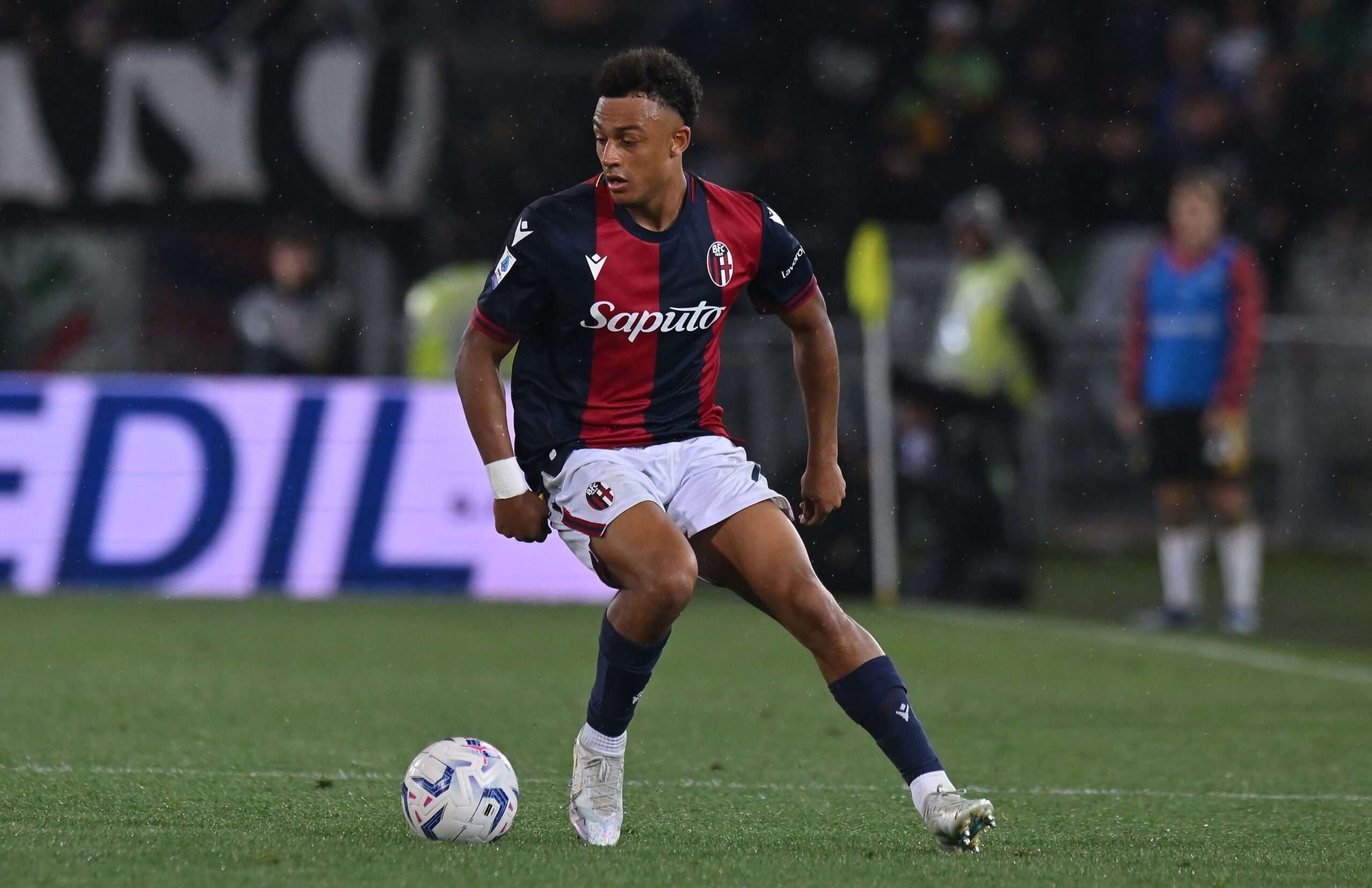 Bologna, Italiano perde Ndoye: i tempi di recupero del giocatore